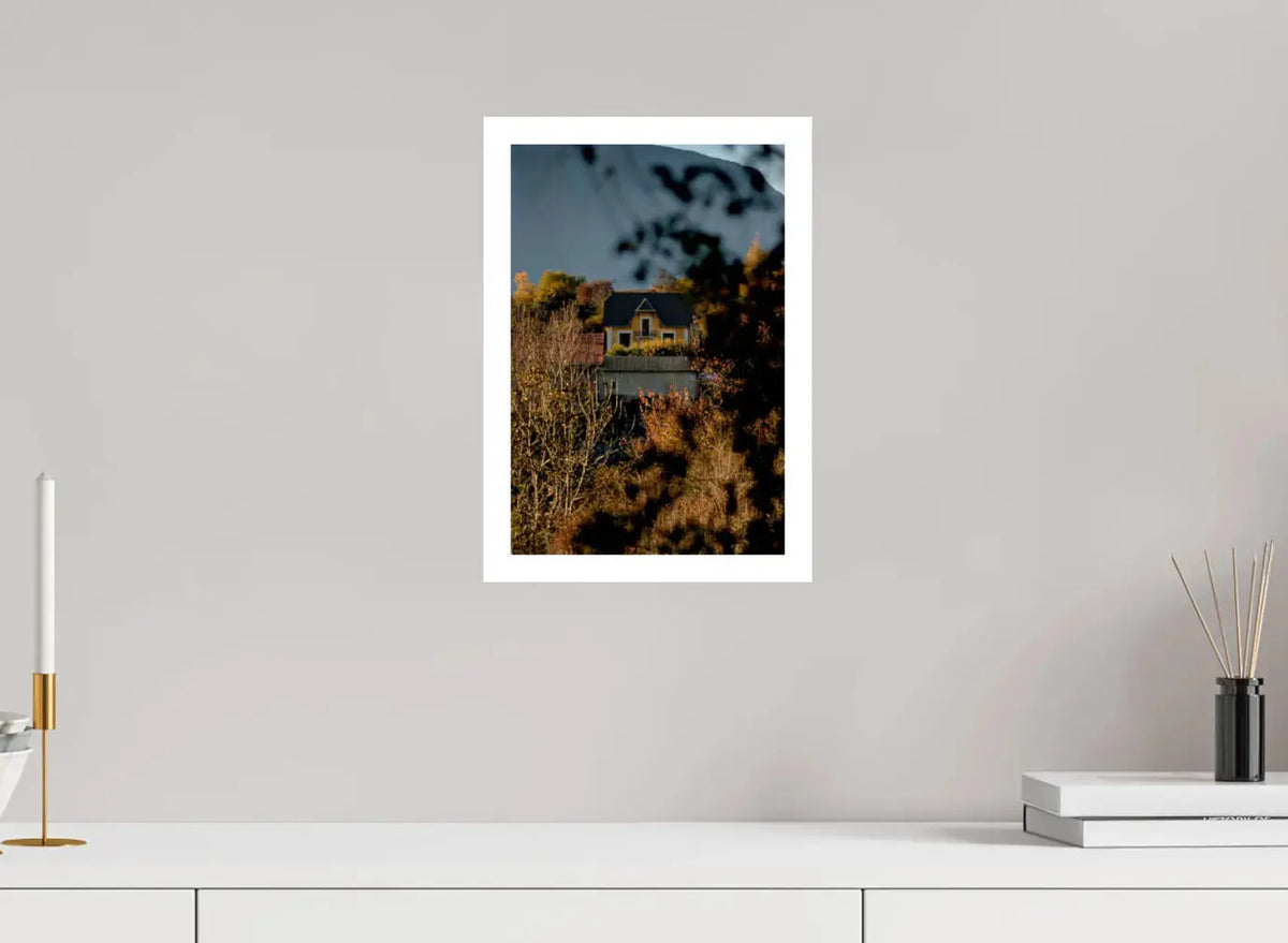 Une Maison Jaune Max V. Gold