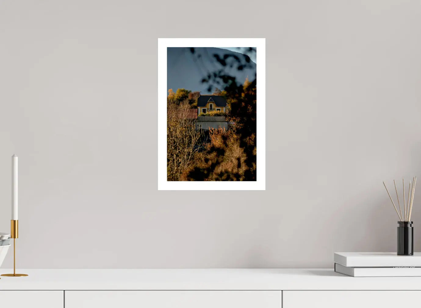 Une Maison Jaune Max V. Gold